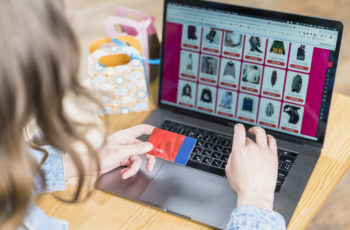 Vale a Pena Importar Produtos de Moda para Revender?